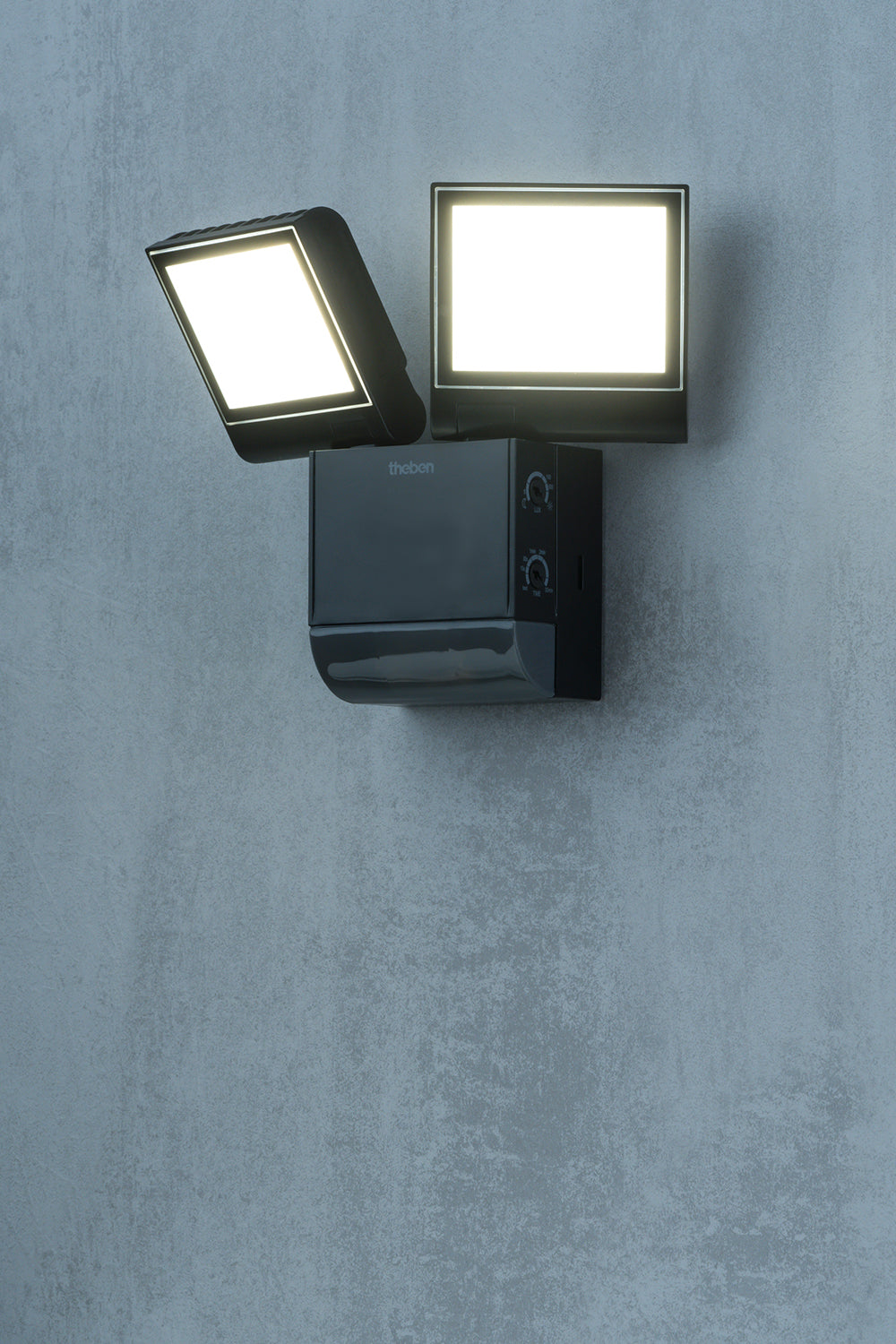 THEBEN LED-Strahler mit Bewegungsmelder, schwarz, 4000 K, 2x900 lm