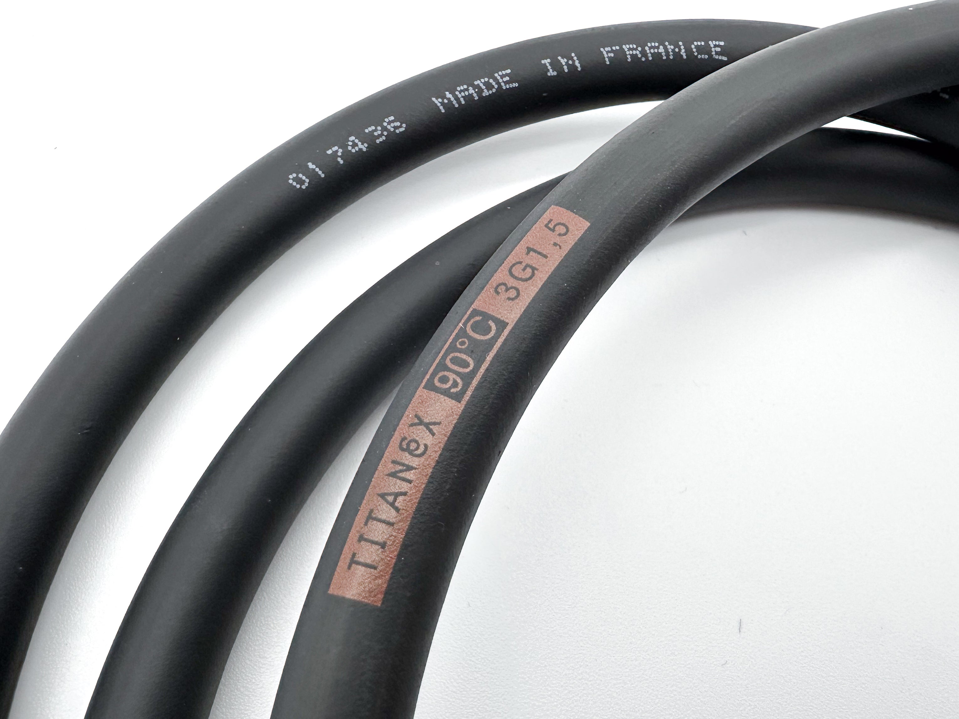 Propojovací napájecí kabel Neutrik powerCON TRUE1, TITANEX H07RN-F 3G1,5 mm², 5m
