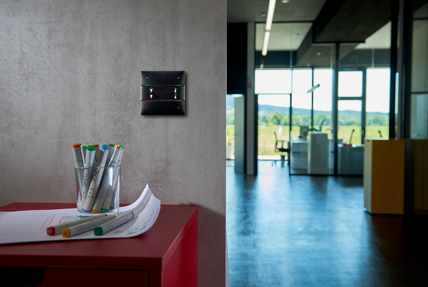 THEBEN KNX-Tastsensor mit 4 Tasten und 4 Status-LEDs, integrierter Temperatursensor, KNX Data Secure, Farbe schwarz